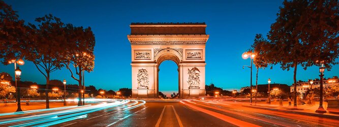 Stadt Urlaub Paris - Der Arc de Triomphe in Paris erinnert an die reiche Geschichte der Stadt. Der Bau des Denkmals wurde 1806 von Napoleon in Auftrag gegeben und war ursprünglich als symbolischer Empfang für heimkehrende Soldaten gedacht. Aber erst 30 Jahre nach Baubeginn wurde der Arc de Triomphe, wie wir ihn heute kennen, in Paris eröffnet, lange nach der napoleonischen Ära.